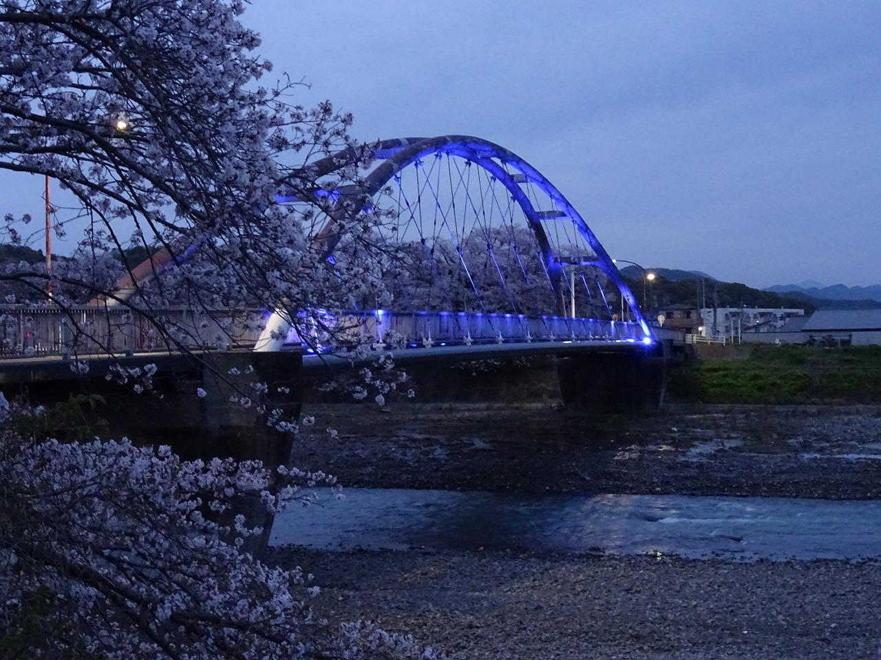 ふれあい大橋ライトアップ