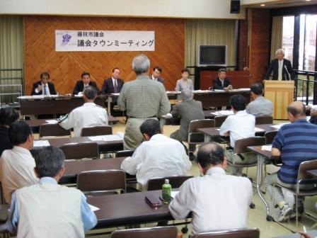 （写真）写真：青島南公民館でのタウンミーティング