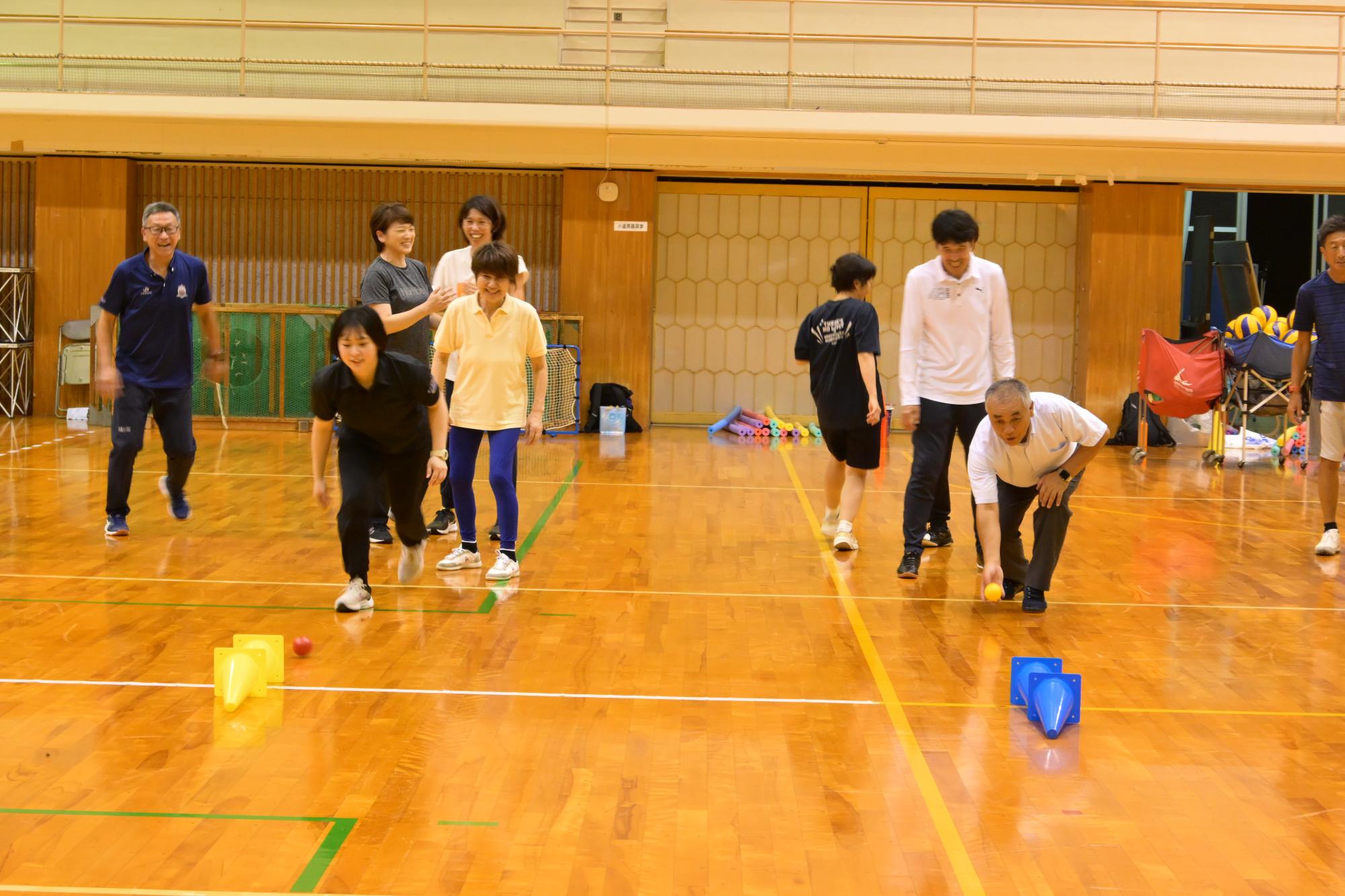 実技で大人も楽しくプレー