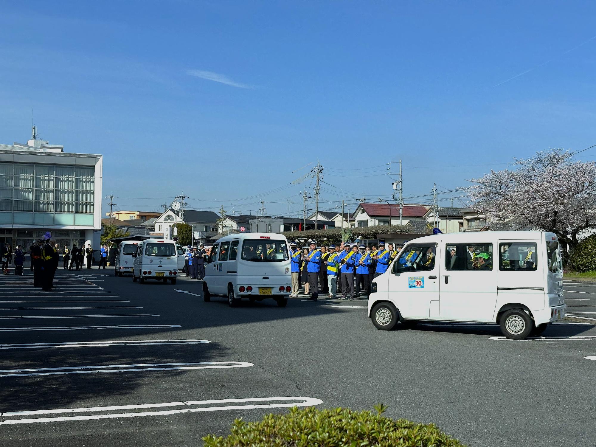 交通安全啓発の様子