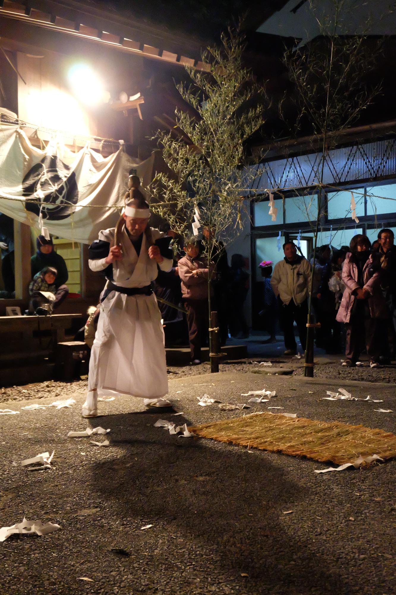 滝沢八坂神社の田遊