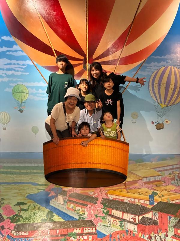 題名「みんなで乗っても大丈夫！」