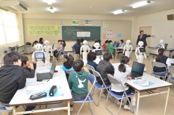 小学校のペッパーでの授業の様子