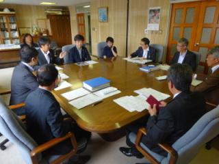 商工会議所での会議の様子