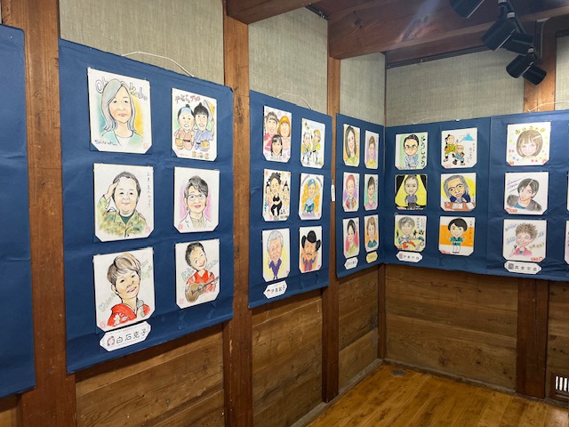 似顔絵展写真
