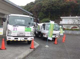 （写真）パッカー車の展示