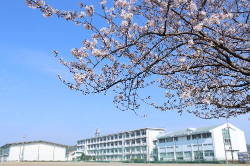 （写真）広幡中学校