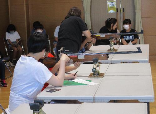 ビームライフル射撃体験教室（射撃の仕方）