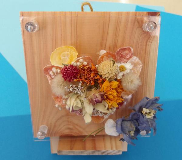 ドライフラワーで貝殻アート