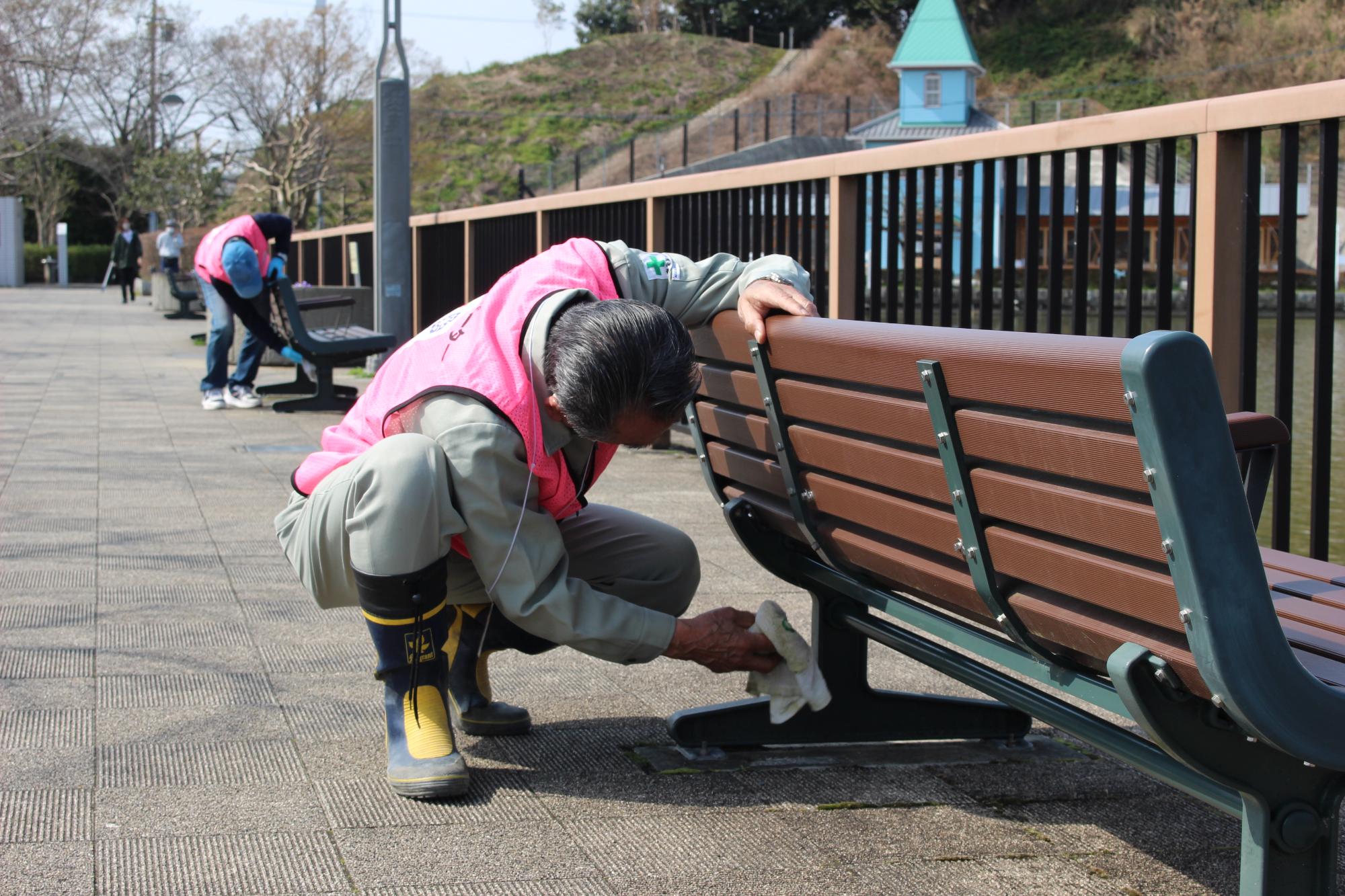 プロムナードベンチ